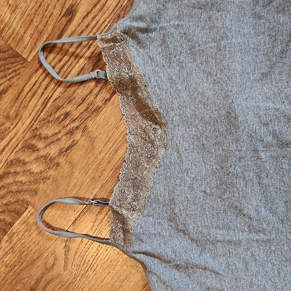 Express Tank Top - Picture 3 of 4